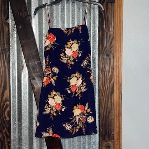 Blue dress w floral print